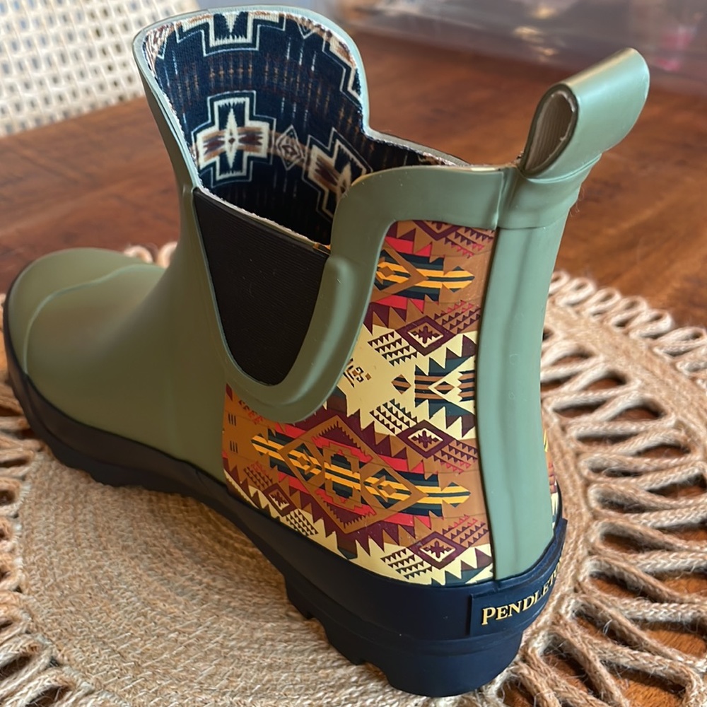 Pendleton Chelsea Rain Boots - Picture 2 of 11